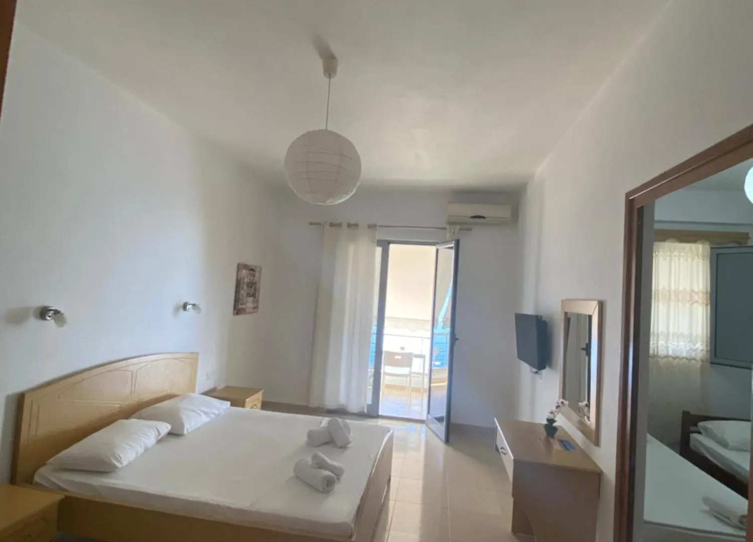 Blue Sea Apartments Qeparo
