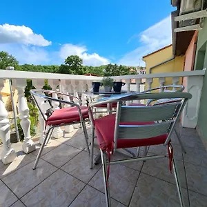 https://apartmani-jozic-njivice.primorje-gorskikotar.com